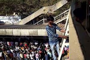 Man attempts suicide by threatening to jump on wire at Boisar station
