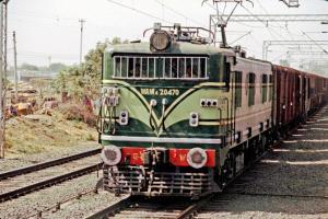 Mumbai: Commuters put full steam behind old electric engine