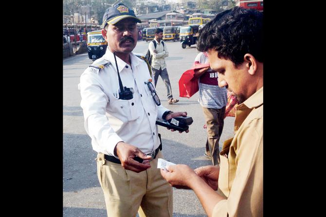 A traffic cop acts against an auto driver for a violation