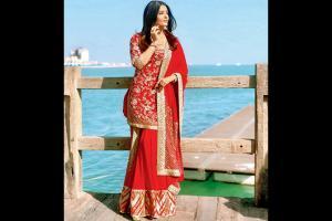 Aishwarya Rai Bachchan looks red hot wearing a bridal lehenga in Qatar
