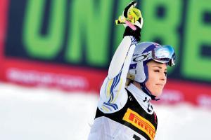 Skiing: Mikaela Shiffrin wins gold as 'Hulk' Lindsey Vonn crashes out