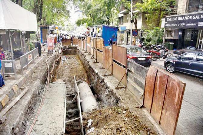 Water pipelines located around slums or near sewage or drainage lines are usually responsible for contamination, according to civic officials