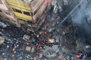 69 killed as massive fire breaks out in chemical warehouses in Dhaka
