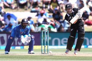 New Zealand 43-3 after 6 overs after electing to bat against India