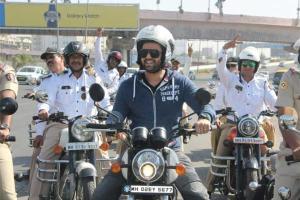 Maniesh Paul cheers the safety ride campaign in Mumbai