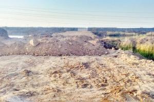 How to choke a wetland in Mumbai