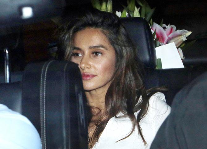 Shibani's sister Anusha Dandekar also shares her birthday with Farhan Akhtar. Netizens were quick to point out that Shibani wished boyfriend Farhan Akhtar first and her sister hours later on social media. Anusha's actor beau Karan Kundra shared a loved-up photo to mark her big day.