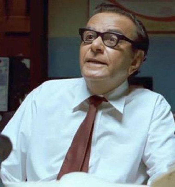 Kishore Pradhan: Among the millennials, he is best remembered for his small role as a railway stationmaster in Jab We Met with this iconic dialogue 'Akeli ladki khuli tijori ki tarah hoti hai'. But the veteran actor acted in more than 100 Marathi plays, and about 18 English plays. Kishore Pradhan also starred in Lage Raho Munna Bhai as one of the professors and Milind Soman-starrer Rules: Pyaar Ka Superhit Formula.