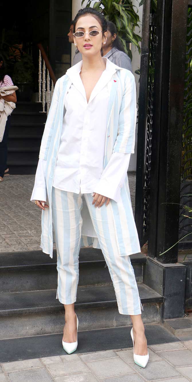 Sonal Chauhan was also spotted flaunting her casual attire at a popular restaurant in Juhu, Mumbai. On the professional front, the actress was last seen in Paltan and Jack and Dil. 