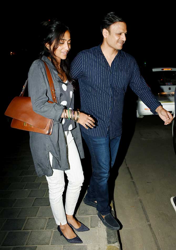 Vivek Oberoi was also spotted with wife Priyanka at a popular restaurant in Bandra, Mumbai. 