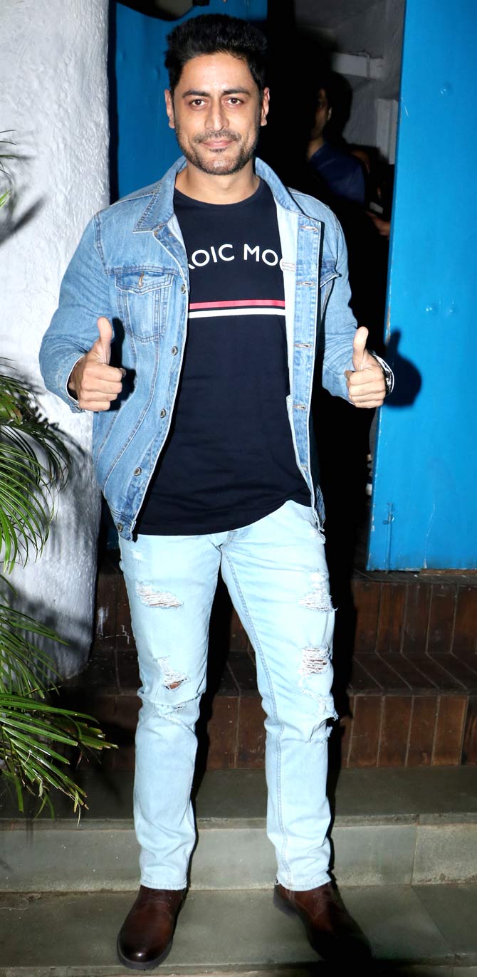 Mohit Raina gave a thumb's up when spotted attending the success bash of his Bollywood debut, Uri: The Surgical Strike.