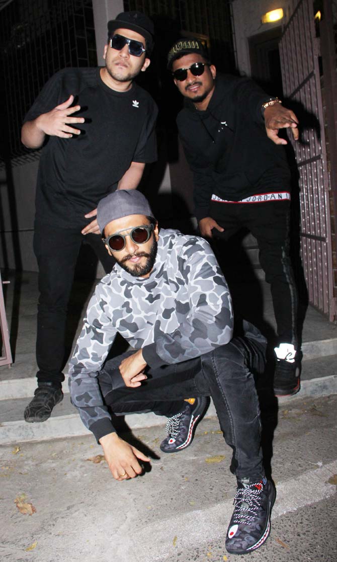 Ranveer Singh starrer Gully Boy also stars Alia Bhatt in a pivotal role. The film, directed by Zoya Akhtar, focuses on the life of underground rappers and their lives in Mumbai. 