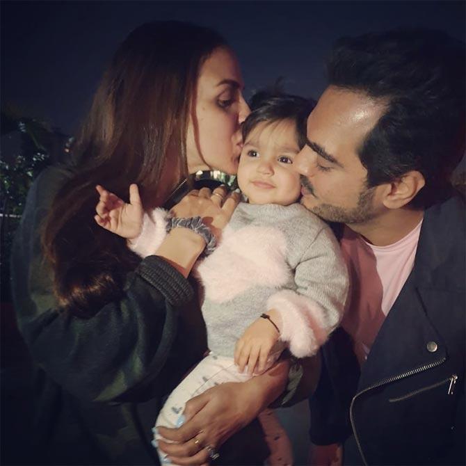 She kept herself busy even after becoming a mother. Just five months after Radhya was born, Esha Deol participated with her mother Hema Malini in a dance show in New Delhi, and later, in Mumbai. 
