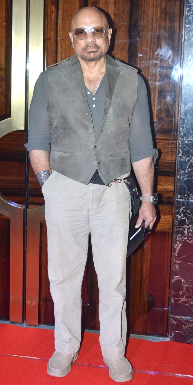 Bharat Dabholkar also attended the special screening of Thackeray. The actor looked dapper in his casual attire he opted for the screening held at a popular multiplex in Mumbai.