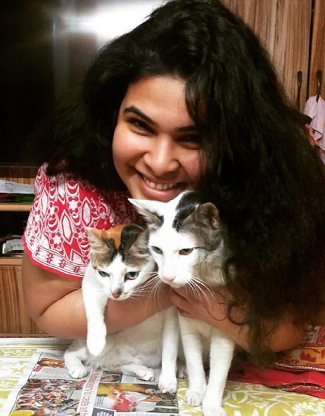 Anjana Bapat is much more than a plus-size model. Anjana loves cats and has two cats as her pets. It is quite evident as Anjana calls her pets as her firstborn and her first love, for her cats are her stress buster and to put it in her words: the love of her life.
In picture: Anjana Bapat shares a group hug with her pet cats.