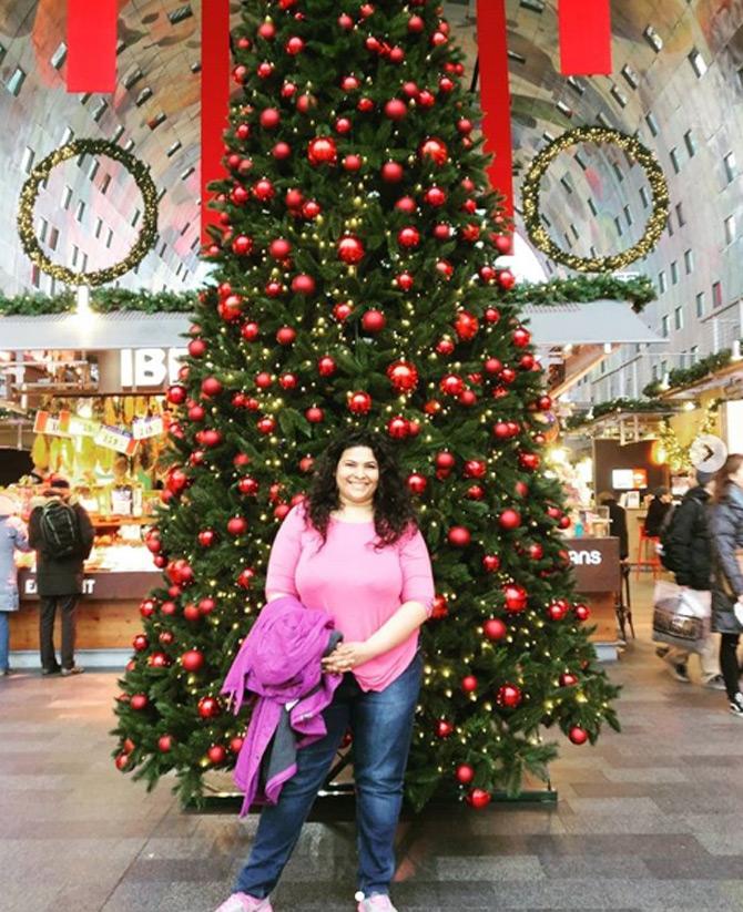 Besides being a plus-size model, Anjana Bapat is also an actor and dancer par excellence. She actively takes part in stage shows, theatre, and dance. Born to perform, Anjana leaves no opportunity to showcase her skills be it stage or the fiery looks ramps at fashion shows.
In picture: Anjana looks uber cool as she celebrates Christmas in Netherland.