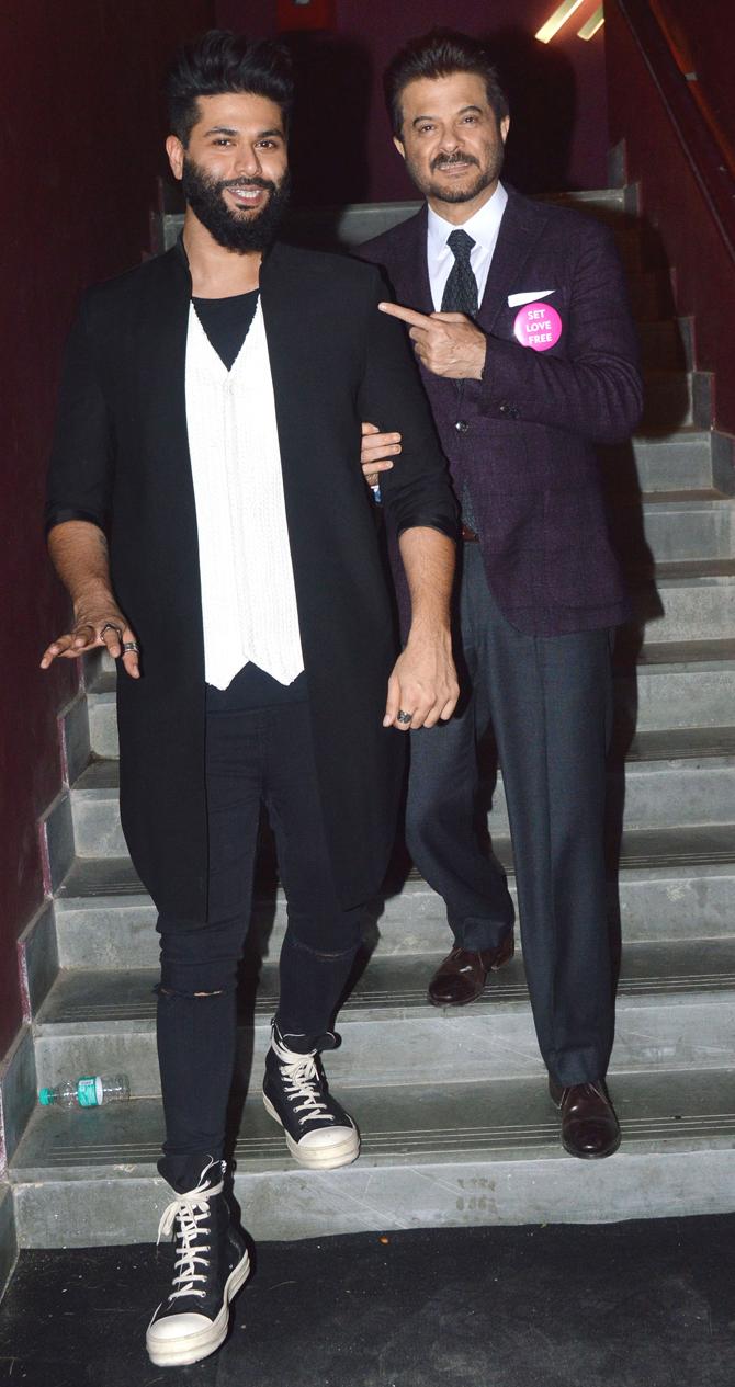 Anil Kapoor posed with Kunal Rawal for the paparazzi, who were stationed outside the latter's newly opened store in Mumbai.