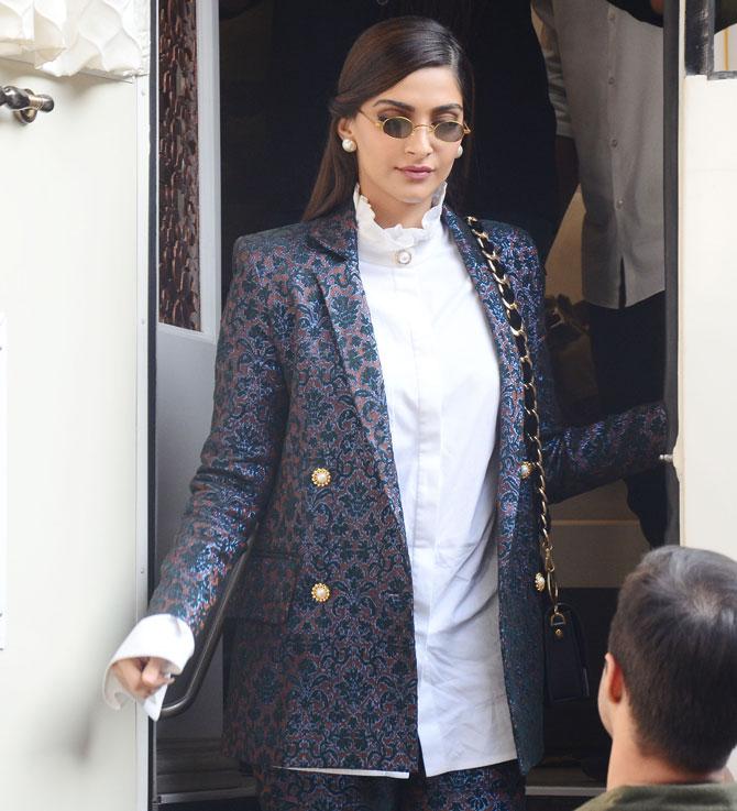 Sonam Kapoor wore an Indo-western pantsuit with a pipe shirt as she stepped out from her vanity van for Ek Ladki Ko Dekha Toh Aisa Laga promotional event.
