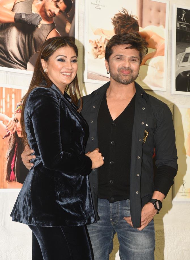 Himesh Reshammiya was all smiles as he arrived with his wife Sonia Kapur at the launch event of Dabboo Ratnani's Calendar 2019.