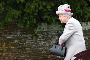 Queen Elizabeth has been using same handbag for 50 years!