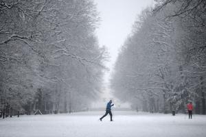 Here is another opportunity to see snow in Himachal
