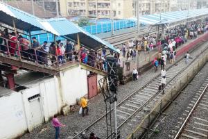 Mumbai: Jogeshwari railway station to get three escalators