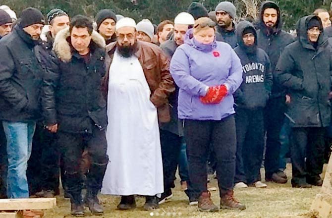 Kader Khan’s funeral in Canada amidst his sons and friends, which was followed by a memorial servic