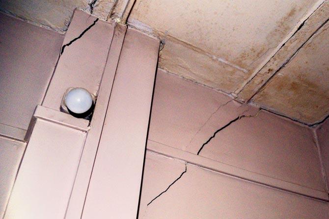 Residents allege that the machine has widened some cracks in their homes and in some places, introduced new ones. Pics/Shadab Khan