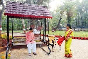 Mumbai Mayor moves into his new home in Byculla zoo