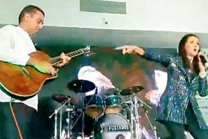 Milind Deora plays the guitar with Sharon Prabhakar at SoBo fest 
