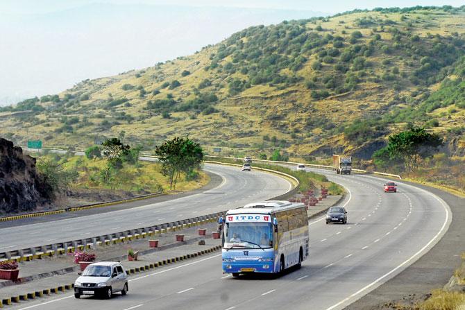 Experts say 120 kmph is far too high for the notorious Mumbai-Pune Expressway