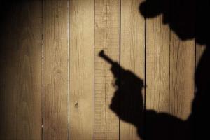 Youth robbed at gunpoint at New Delhi