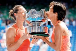Australian Open: Stosur-Zhang win women's doubles title