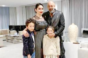 It's Dubai time for Maanayata Dutt, Sanjay Dutt and Karisma Kapoor