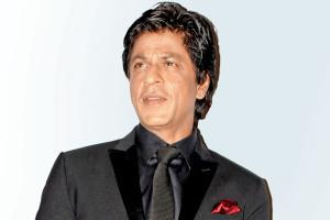 Ronnie Screwvala's cryptic 'STICK WITH IT' tweet hints at SRK?