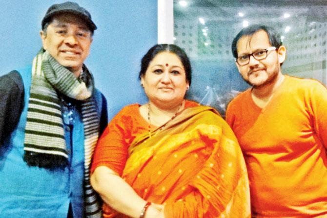 Shubha Mudgal, who has composed and sung the song Surmai Shaam in the film, with Saagar Gupta (right) and Sridhar Rangayan