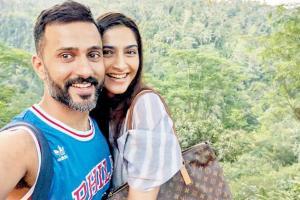 Sonam Kapoor and Anand Ahuja spread cheer with their romantic photos