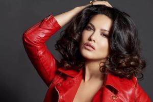 Sunny Leone sets the temperature soaring in Dabboo Ratnani's calendar