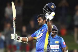 Thisara Perera's 140 goes in vain as New Zealand snatch series