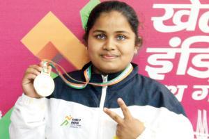 Vegetable vendor's daughter Vaishnavi Pawar wins weightlifting gold