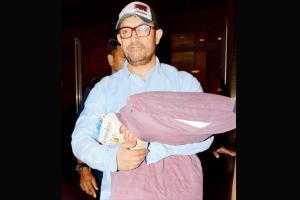 Here's why Aamir Khan is always spotted with a pillow while travelling