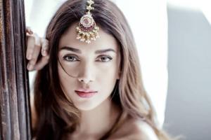 Aditi Rao Hydari  set to be showstopper at Lakme Fashion Week