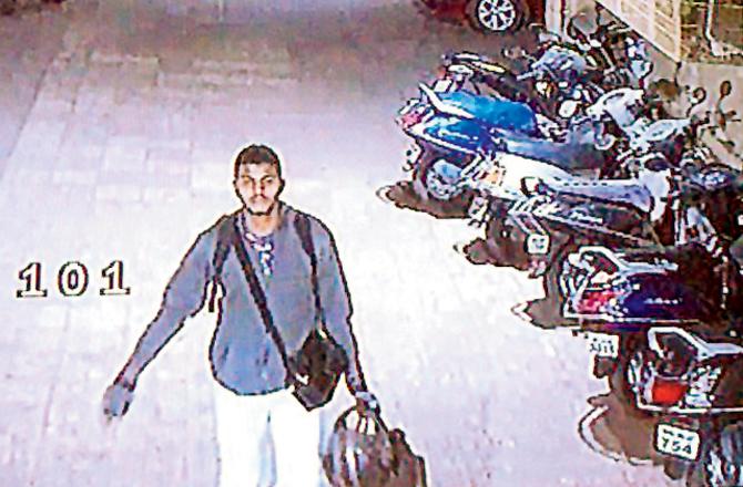 CCTV footage shows Janmesh leaving the building. Pics/Hanif Patel