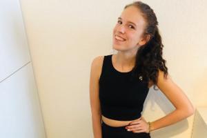 22-year-old woman kicked out of the gym for wearing revealing crop top