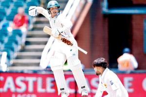 Ton-up Quinton de Kock sets huge task for Pakistan