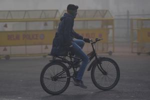 Delhi wakes up to foggy morning, 12 trains, several flights delayed