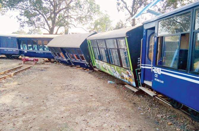 On December 31, 2018, the toy train toppled while negotiating a bulb curve 