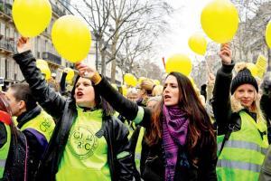 'Yellow vests' protesters storm French ministry; protests turn violent