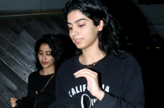 Janhvi Kapoor and Khushi Kapoor