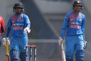 Smriti Mandhana, Rodrigues guide India women to easy win over NZ